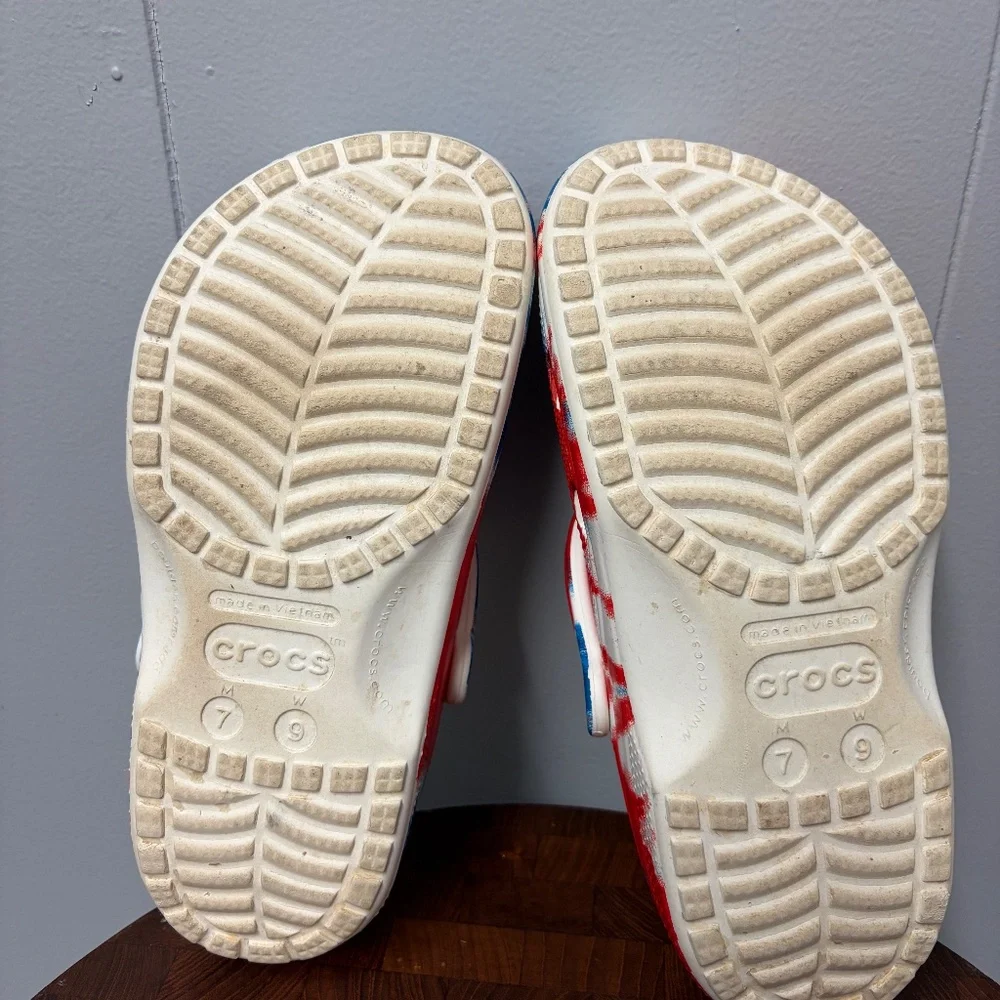 CROCS TIE DYE Red White and Blue Classic Crocs Mens Size7 Women's Size 9 - Picture 10 of 11